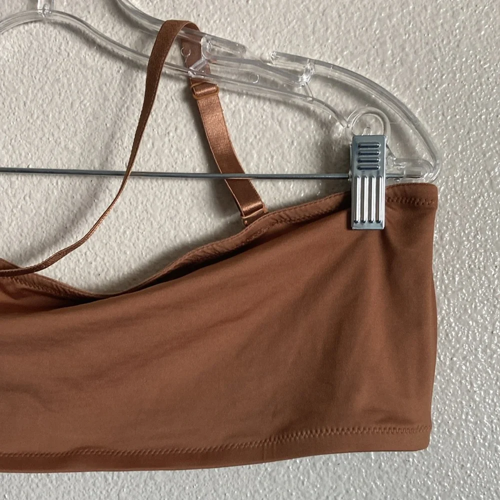 SKIMS Signature Swim Bandeau Bikini Top in Almond (Size 2X)